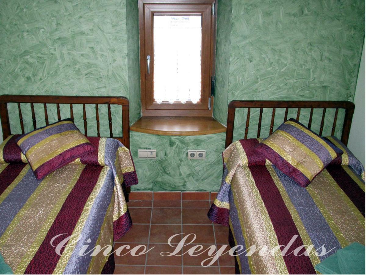 Cinco Leyendas Liegos Buitenkant foto